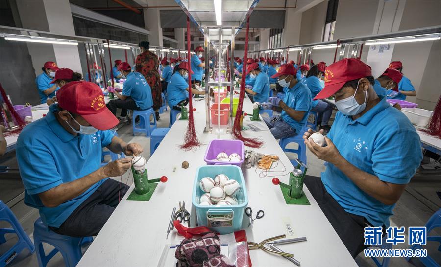 （新華全媒頭條&middot;兩會精神看落實(shí)&middot;圖文互動）（7）培育新機(jī) 開辟新局&mdash;&mdash;落實(shí)全國兩會精神激發(fā)經(jīng)濟(jì)發(fā)展新動能述評