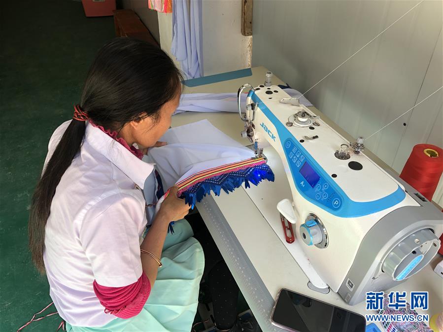 （新華全媒頭條&middot;圖文互動）（9）春天里的5個(gè)&ldquo;戰(zhàn)貧&rdquo;瞬間&mdash;&mdash;習(xí)近平總書記關(guān)于脫貧攻堅(jiān)決策部署指引攻克最后的深貧堡壘