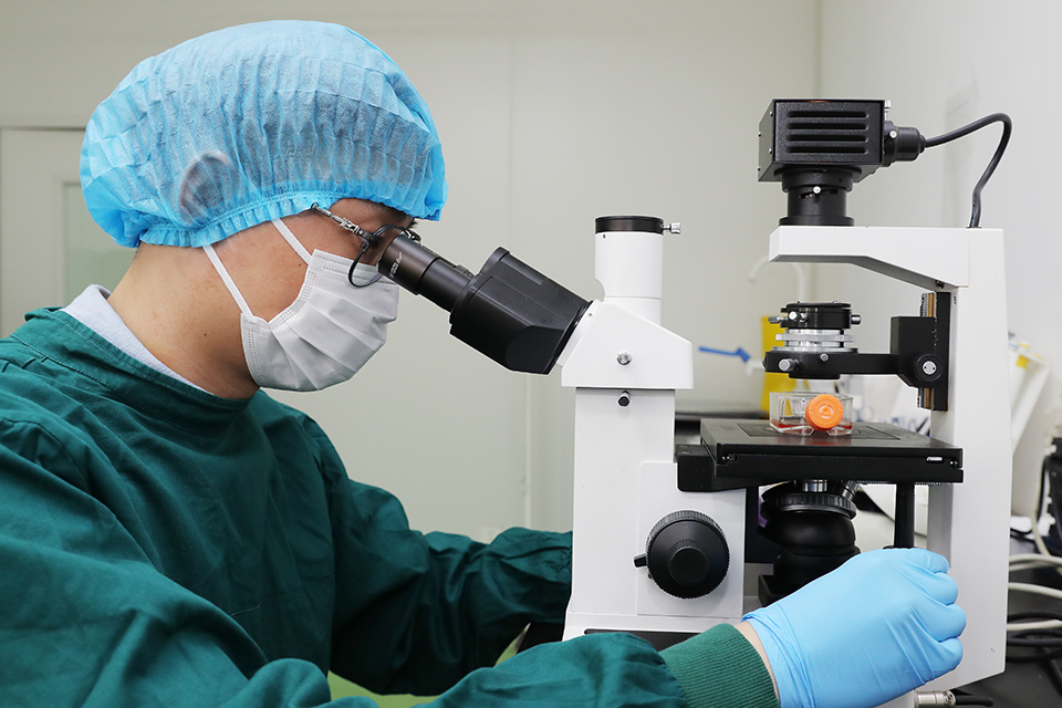 那些辛苦都值得&mdash;&mdash;回訪實驗室90后夫妻檢測員