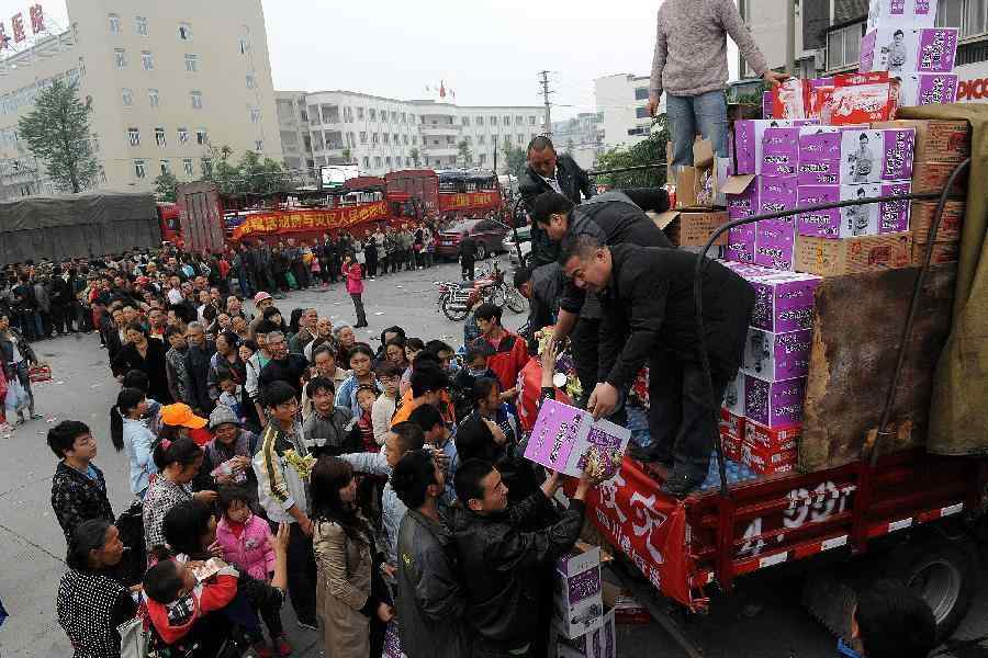 災(zāi)區(qū)見聞:社會(huì)愛心力量支援災(zāi)區(qū)