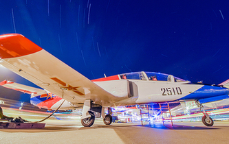 夜航｜戰(zhàn)鷹試翼，有你想不到的美