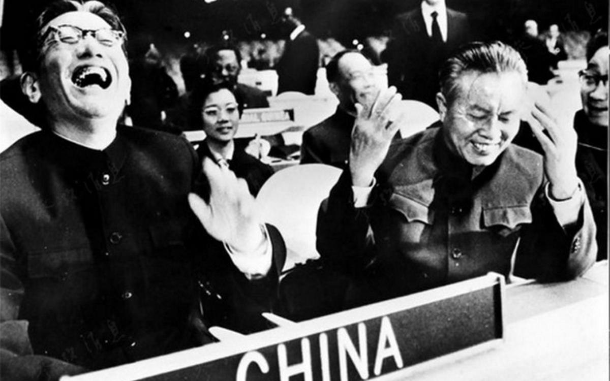 1971年10月25日，聯(lián)大通過決議，恢復(fù)了中華人民共和國在聯(lián)合國的合法席位