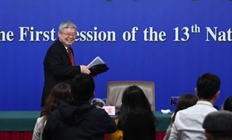 記者會后，劉永富準備離開