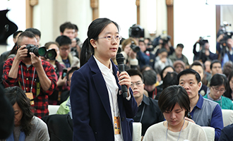 人民日報(bào)記者在會(huì)上提問