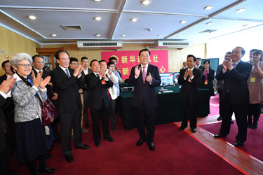 張德江看望參加人大會議報(bào)道的新聞工作者