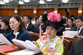 全國人大代表孫艷玲：做好非遺事業(yè)，讓古老技藝活起來