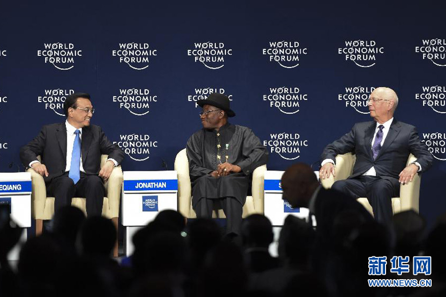 5月8日，中國國務(wù)院總理李克強在阿布賈出席第24屆世界經(jīng)濟論壇非洲峰會全會，發(fā)表題為《共同推動非洲發(fā)展邁上新臺階》的特別致辭。新華社記者 李學仁 攝 