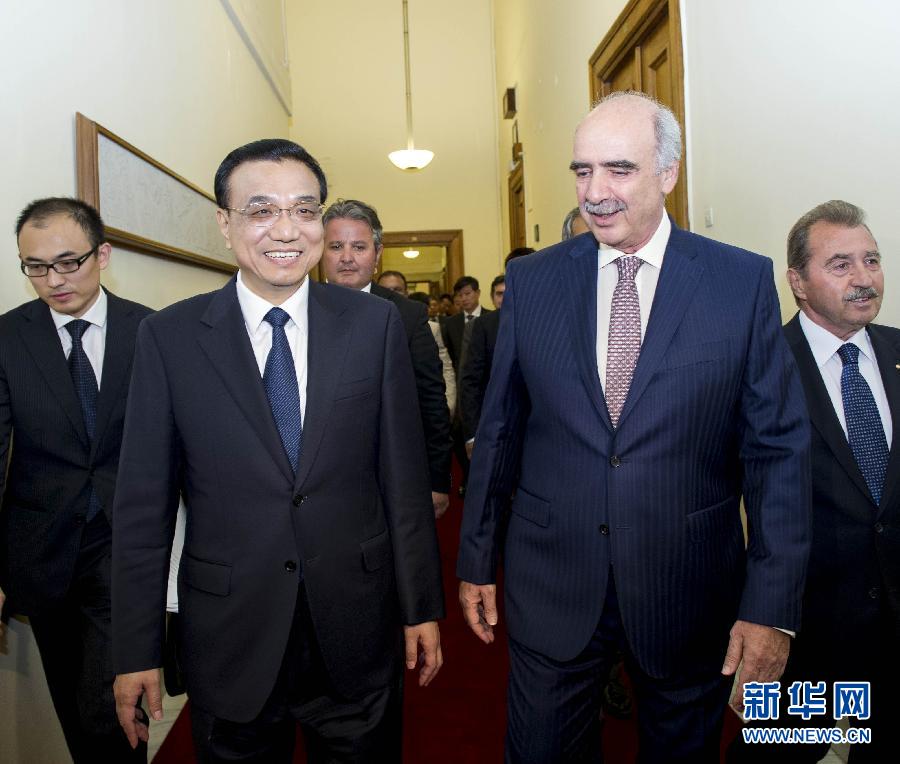 6月19日，國務(wù)院總理李克強在希臘議會大廈會見希臘議長米馬拉基斯。新華社記者 王曄 攝