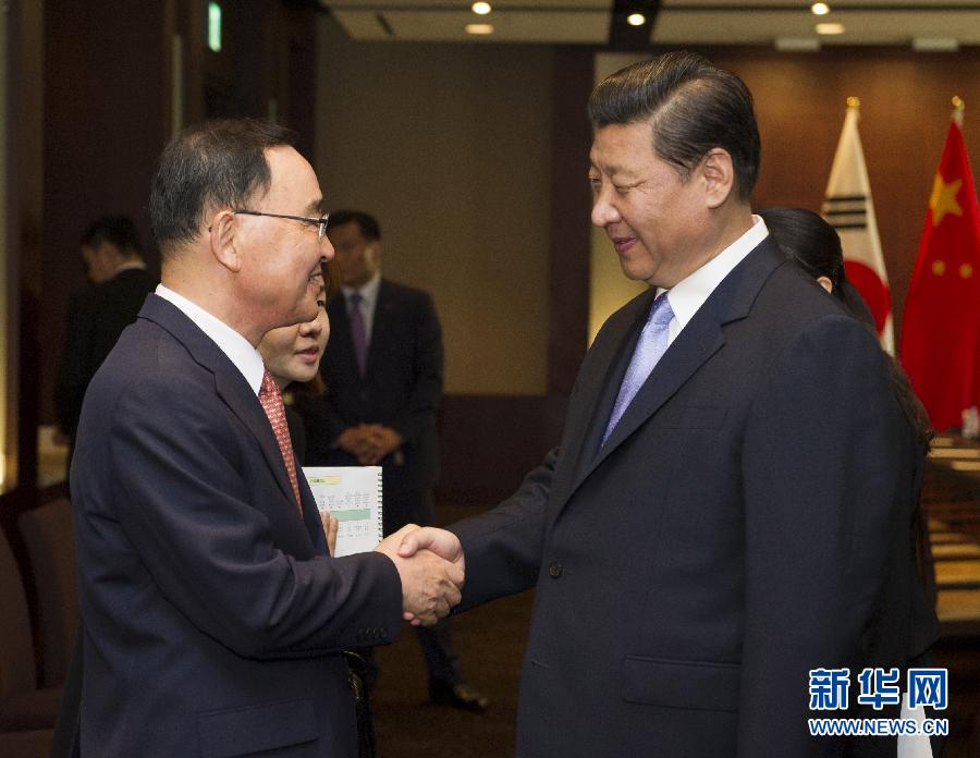 7月4日，國家主席習(xí)近平在首爾會見韓國總理鄭烘原。 新華社記者謝環(huán)馳攝  