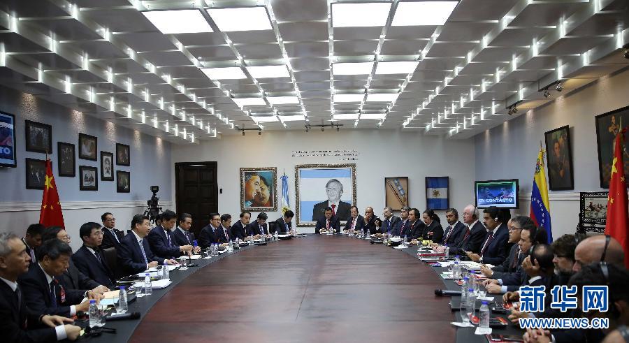 當(dāng)?shù)貢r(shí)間7月20日，國(guó)家主席習(xí)近平在加拉加斯同委內(nèi)瑞拉總統(tǒng)馬杜羅舉行會(huì)談。 新華社記者蘭紅光攝 