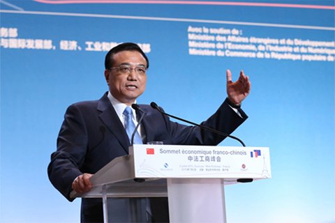 李克強總理2日在中法工商峰會演講時表示，中法建交50年來，兩國關(guān)系積累了寶貴經(jīng)驗，未來50年的中法關(guān)系將更燦爛輝煌。中國政府網(wǎng)