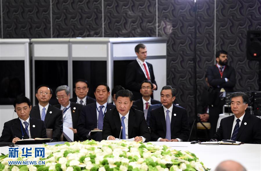  11月15日，金磚國家領(lǐng)導(dǎo)人非正式會晤在土耳其安塔利亞舉行，中國國家主席習(xí)近平、俄羅斯總統(tǒng)普京、印度總理莫迪、南非總統(tǒng)祖馬、巴西總統(tǒng)羅塞夫出席。習(xí)近平在會上發(fā)表題為《開拓機遇應(yīng)對挑戰(zhàn)》的重要講話。 新華社記者 饒愛民 攝 