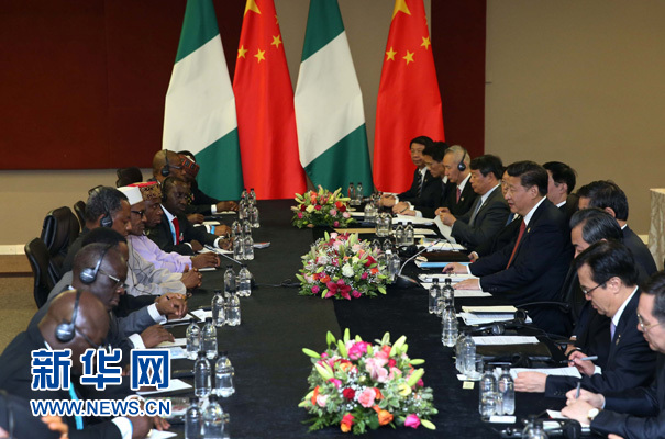 12月4日，國家主席習(xí)近平在約翰內(nèi)斯堡會(huì)見尼日利亞總統(tǒng)布哈里。 新華社記者 龐興雷 攝 