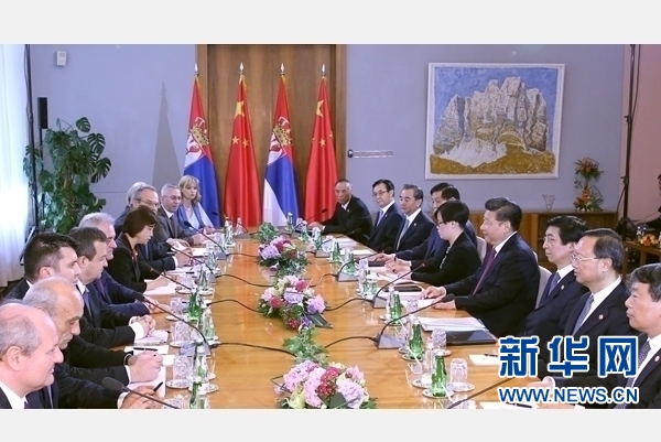 6月18日，國(guó)家主席習(xí)近平在貝爾格萊德同塞爾維亞總統(tǒng)尼科利奇舉行會(huì)談。 新華社記者 馬占成 攝