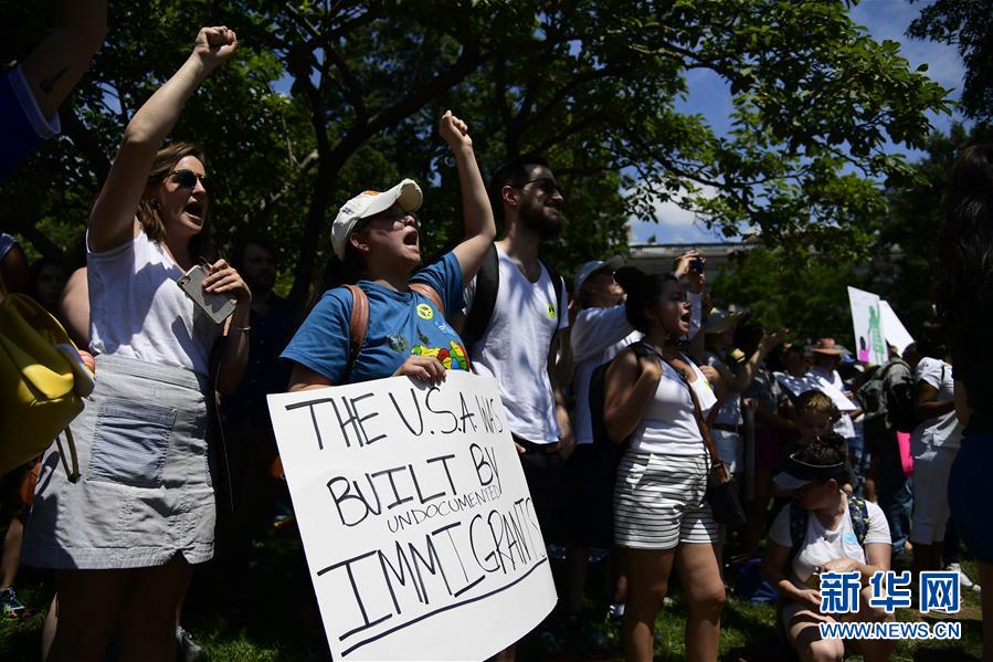 (國(guó)際)(2)美國(guó)多地舉行反對(duì)移民執(zhí)法政策抗議活動(dòng)