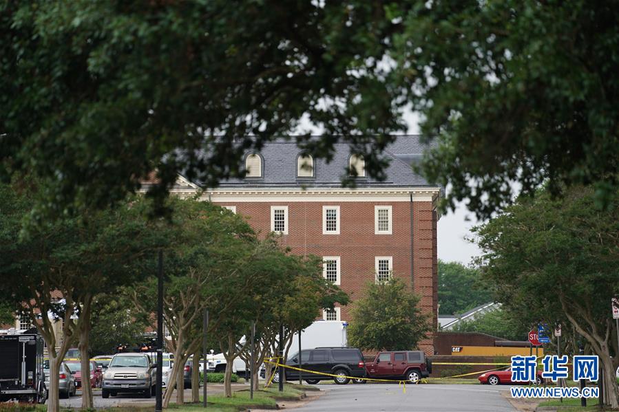 (國際)(4)美國警方確認(rèn)槍擊案槍手為市政員工