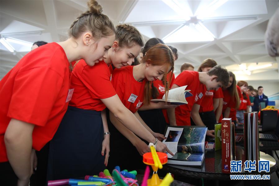 （新華全媒頭條&middot;出訪&middot;側(cè)記&middot;圖文互動(dòng)）（2）你好老朋友！開(kāi)啟新時(shí)代！&mdash;&mdash;習(xí)近平主席和普京總統(tǒng)引領(lǐng)中俄全面戰(zhàn)略協(xié)作伙伴關(guān)系邁入新時(shí)代