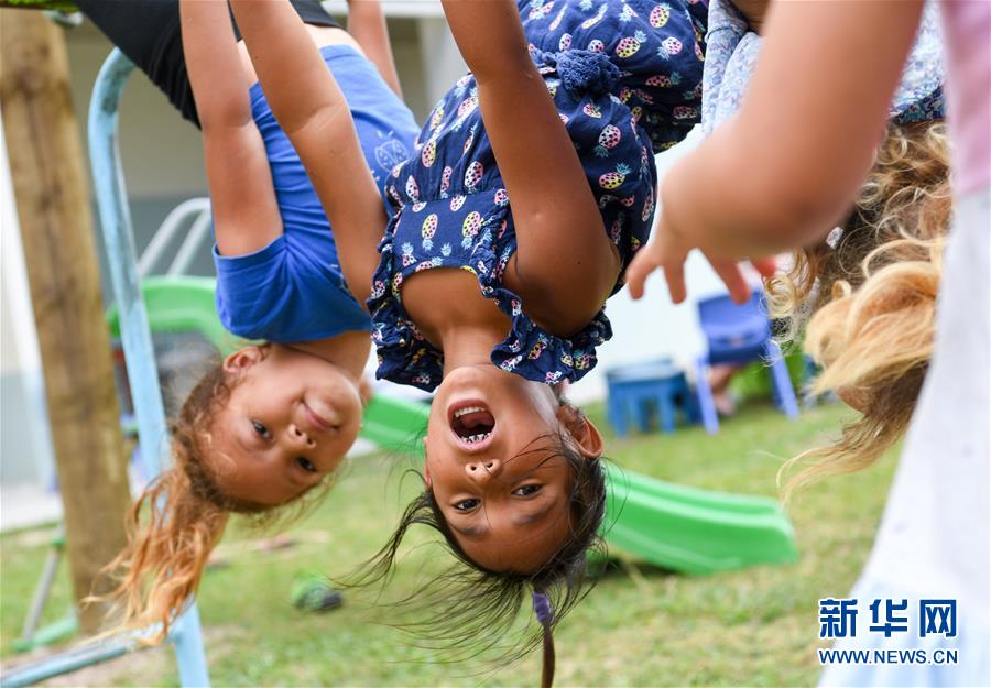 （國際&middot;圖文互動）（3）中國援建&ldquo;你好&rdquo;學(xué)?！A庫克群島孩子夢