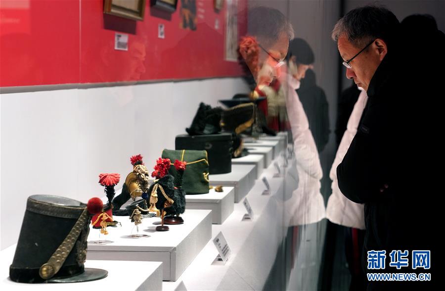 (圖文互動)(1)254件法國拿破侖時期文物走進(jìn)河南鄭州