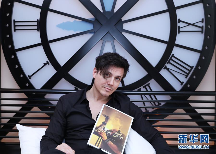 （國(guó)際&middot;圖文互動(dòng)）（1）通訊：手牽手，我們共同驅(qū)散陰霾&mdash;&mdash;法國(guó)音樂(lè)人創(chuàng)作抗疫歌曲背后的故事