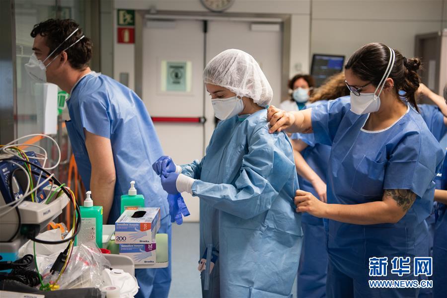 (國際)(11)世界衛(wèi)生日:向醫(yī)護(hù)人員致敬