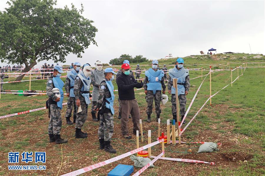 （國際&middot;圖文互動）（2）通訊：&ldquo;中國式掃雷精準(zhǔn)且高效&rdquo;&mdash;&mdash;記聯(lián)黎官員視察中國維和官兵&ldquo;藍線&rdquo;掃雷訓(xùn)練