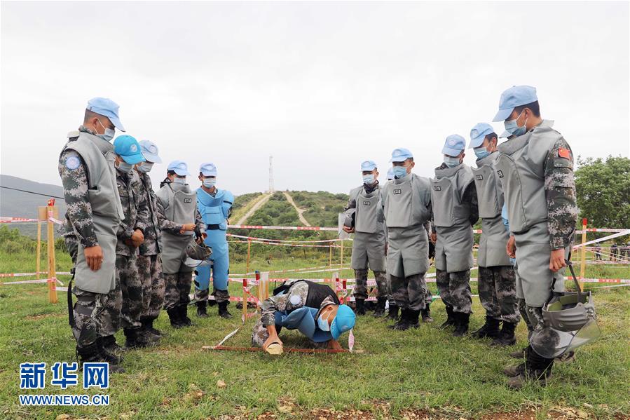 （國際&middot;圖文互動）（4）通訊：&ldquo;中國式掃雷精準(zhǔn)且高效&rdquo;&mdash;&mdash;記聯(lián)黎官員視察中國維和官兵&ldquo;藍線&rdquo;掃雷訓(xùn)練