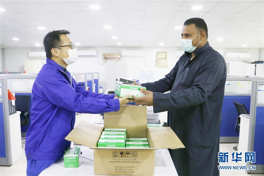 （國際疫情&middot;圖文互動(dòng)）（3）通訊：防疫、生產(chǎn)兩不誤，沙漠現(xiàn)&ldquo;棋盤&rdquo;&mdash;&mdash;記中企承建科威特住房基建項(xiàng)目